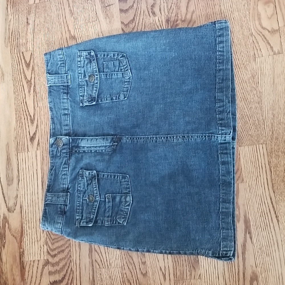 (11) Reitmans Retro Denim Slim Straight Y2K Classic Cargo Farmhouse Skort Active
